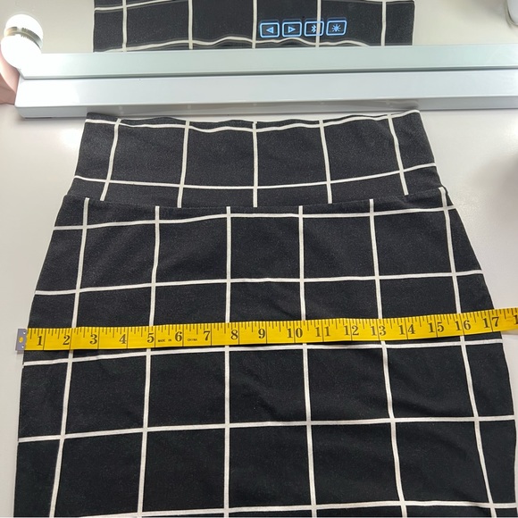 Charlotte Russe | Windowpane Spandex Bodycon Pencil Skirt | Size Medium - Picture 6 of 10